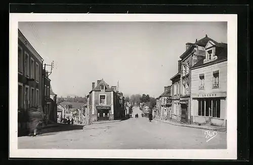 AK Cosse-le-Vievien, Rue du Faubourg Saint-Pierre et rue de la Tannerie, Strassenpartien