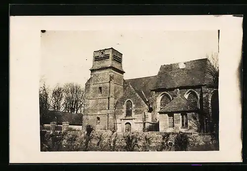 AK Amy, Beschädigte Kirche