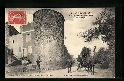 AK Camp du Larzac, La Tour des Commandeurs au Village