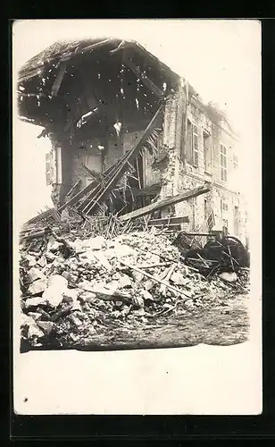 Foto-AK Thelus, Ruine eines zerschossenen Hauses, 1915
