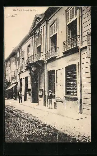 AK Gap, L`Hôtel de Ville