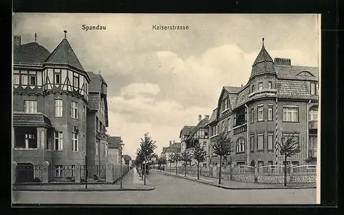 AK Berlin-Spandau, Kaiserstrasse mit Bäumen