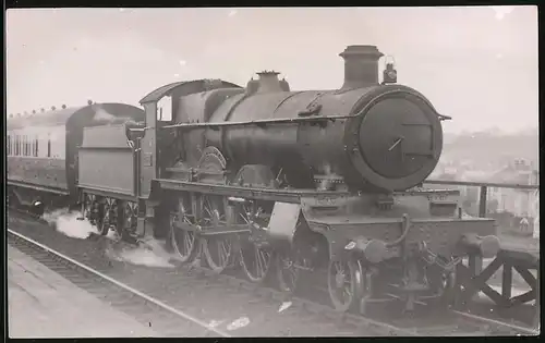 Fotografie britische Eisenbahn, Personenzug mit Dampflok Tender-Lokomotiove Rob Roy