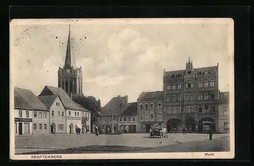 AK Senftenberg, Markt mit Restaurant, Geschäften und Kirche