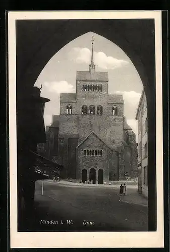 AK Minden i. W., Dom durch einen Tordurchgang gesehen