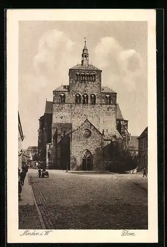 AK Minden i. W., Partie am Dom mit Passanten