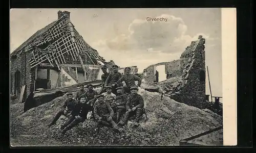 AK Givenchy, Soldaten in Trümmerlandschaft
