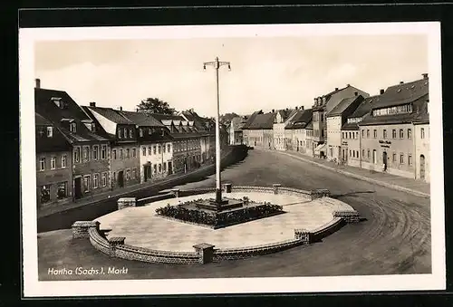 AK Hartha /Sa., Markt aus der Vogelschau