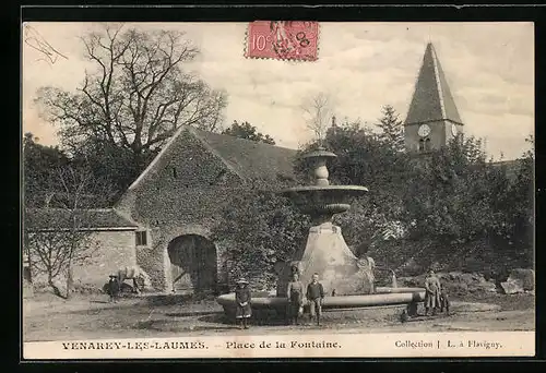 AK Venarey-les-Laumes, Place de la Fontaine