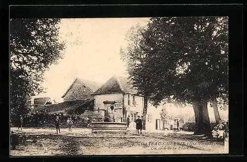 AK Château-Chervix, Un coin de la Place