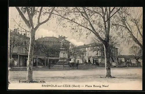 AK Bagnols-sur-Cèze, Place Bourg Neuf
