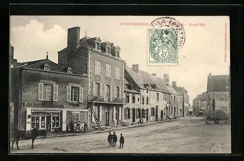 AK Le Bourgneuf-la-Foret, Grand`Rue