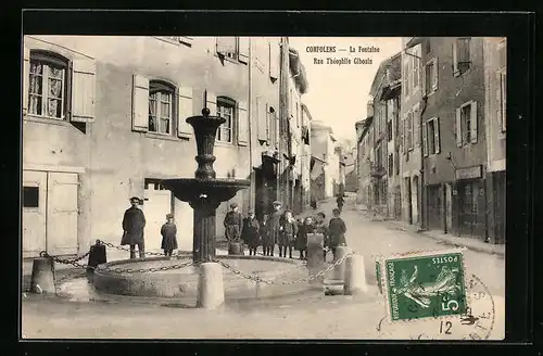 AK Confolens, La Fontaine, Rue Théophile Gibouin