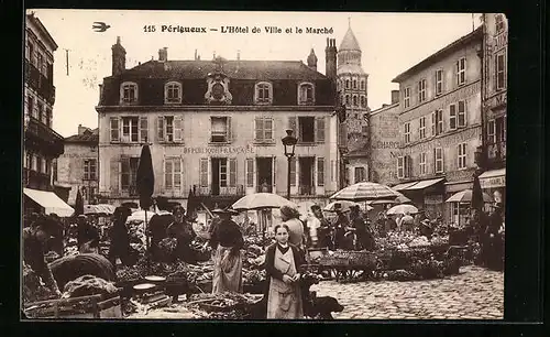 AK Périgueux, L`Hôtel de Ville et le Marché