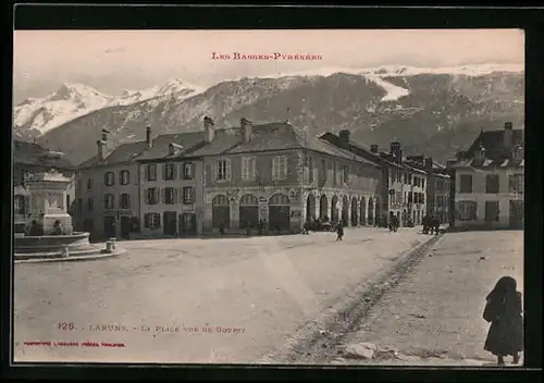 AK Laruns, la Place vue du Gourzy