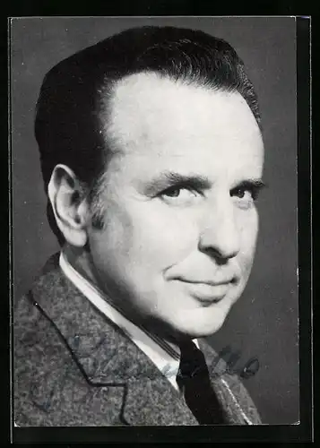 AK Schauspieler Georg Thomalla mit Mantel und Krawatte