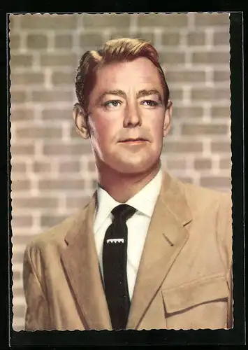 AK Schauspieler Alan Ladd in Jacke und mit Krawatte
