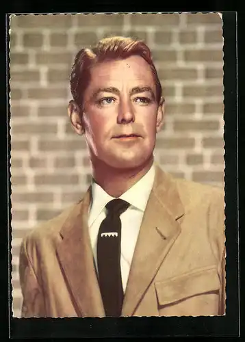 AK Schauspieler Alan Ladd in Jacke und mit Krawatte