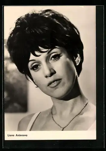 AK Schauspielerin Liana Antoneva mit verführerischem Blick
