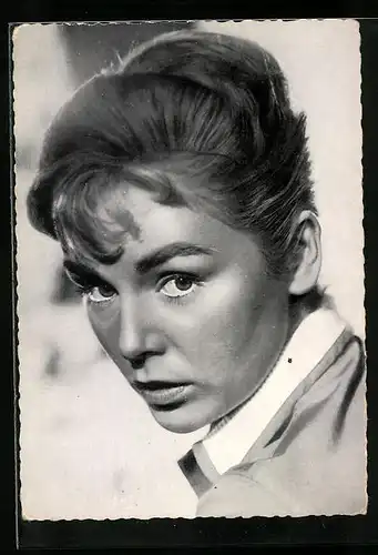 AK Schauspielerin Susanne Cramer mit Hochsteckfrisur