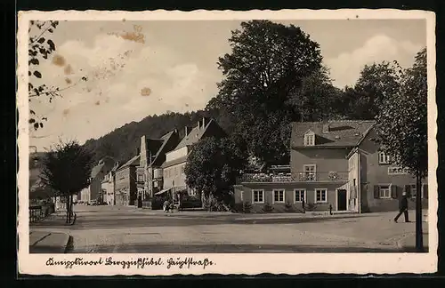 AK Berggiesshübel, Hauptstrasse mit Bäckerei