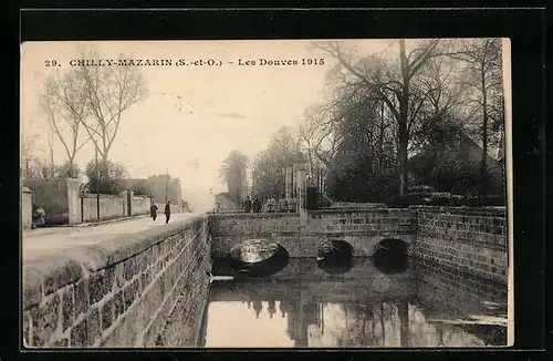 AK Chilly-Mazarin, Les Douves 1915