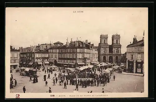 AK Auch, Place de la Mairie et Cathédrale