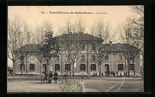 AK Saint-Étienne-de-Saint-Geoirs, Les Écoles