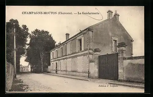 AK Champagne-Mouton, La Gendarmerie