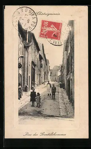 AK La Chataigneraie, Rue de Gentilshommes