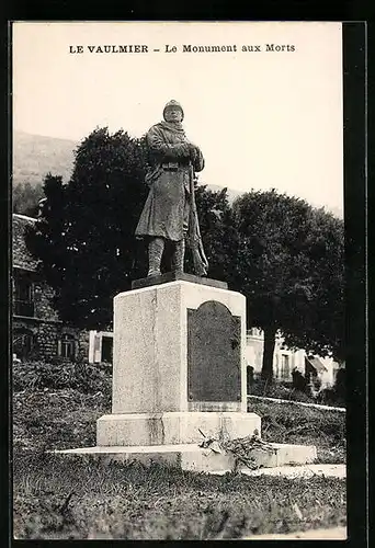AK Le Vaulmier, Le Monument aux Morts