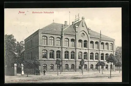 AK Peine, Strassenpartie vor der Katholischen Volksschule