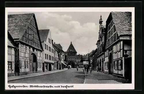 AK Holzminden, Mittlerestrasse mit Torhaus