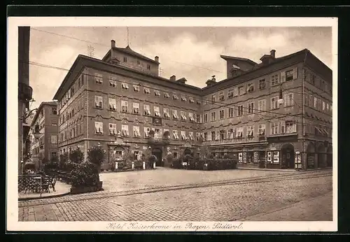 AK Bozen, Strassenpartie mit Hotel Kaiserkrone