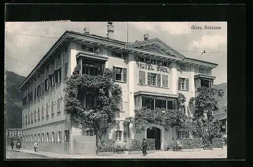 AK Bozen-Gries, Passanten am Hotel Badl