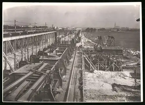 Fotografie Ansicht Wien-Floridsdorf, Brückenbau Kaiser Franz Joseph Brücke, Blick entlang der Brückenbaustelle