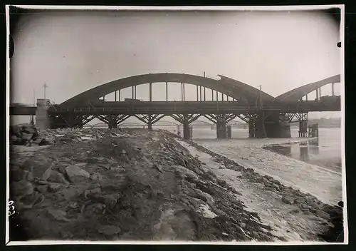 Fotografie Ansicht Wien-Floridsdorf, Brückenbau Kaiser Franz Joseph Brücke, Bogenbrücke mit hölzernen Hilfspfeilern