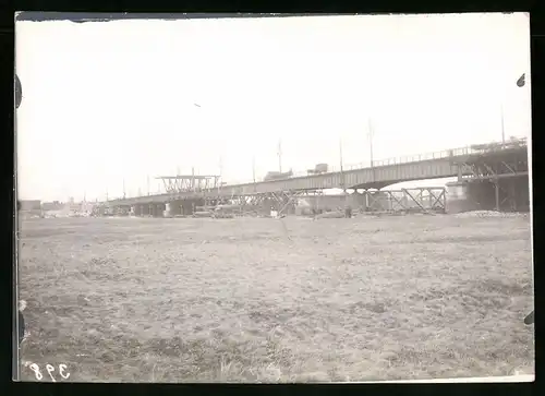 Fotografie Ansicht Wien-Floridsdorf, Brückenbau Kaiser Franz Joseph Brücke, Montagegerüste & Laufkran