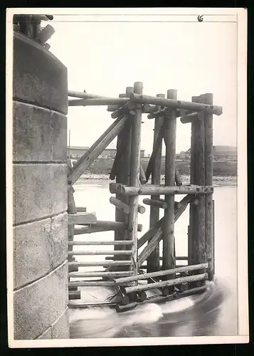 Fotografie Ansicht Wien-Floridsdorf, Brückenbau Kaiser Franz Joseph Brücke, Eisbrecher am fertigen Brückenpfeiler