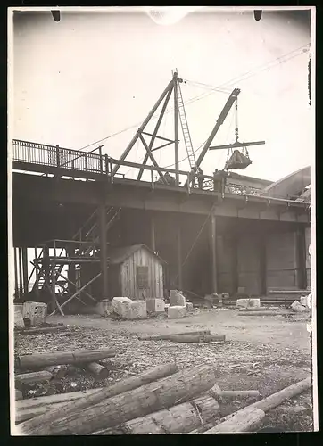 Fotografie Ansicht Wien-Floridsdorf, Brückenbau Kaiser Franz Joseph Brücke, Drehkran hebt Bauteil auf die Brücke