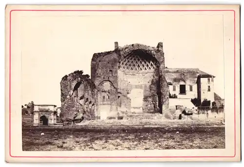 Fotografie unbekannter Fotograf, Ansicht Rom, Blick auf die Ruinen des Venus Tempels