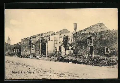 AK Noers, Strassenpartie mit zerstörten Häusern