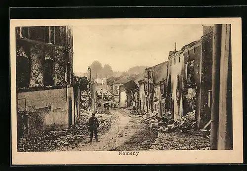 AK Nomeny, Strasse im zerschossenen Ort