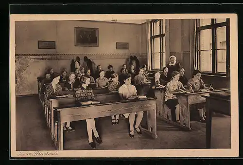 AK Berlin, Marthashofschule in der Schwedterstrasse 37 /40, Lesestunde im Marthashof