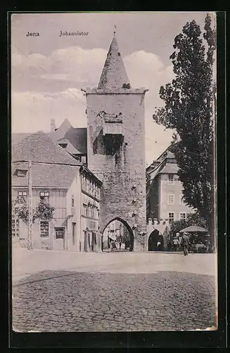 AK Jena, Johannistor mit Passanten