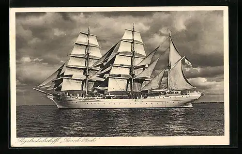 AK Segelschulschiff der Kriegsmarine Gorch Foch vor der Küste