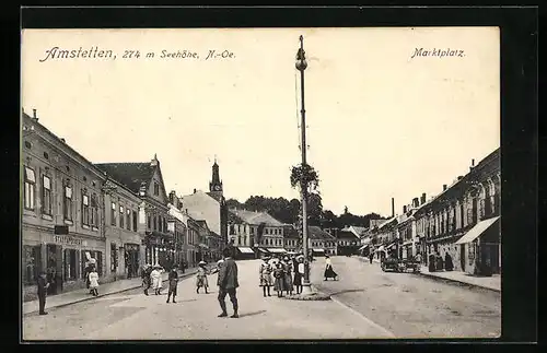 AK Amstetten, Passanten am Marktplatz