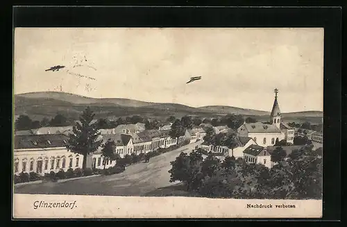 Künstler-AK Glinzendorf, Hauptstrasse mit Kirche