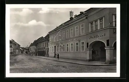 AK Ravelsbach /N.-D., Strassenpartie mit Sparkasse