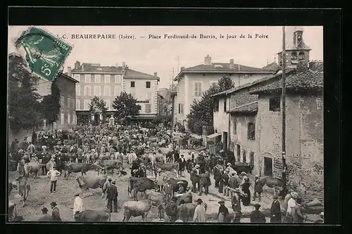 AK Beaurepaire, Place Ferdinand-de-Barrin, le jour de la foire